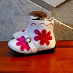 TENDER TOES ANKLE BOOT